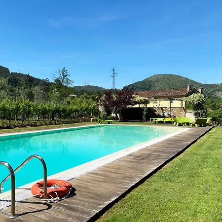 Il Palazzaccio Con Piscina A By Tuscanywego Lukka