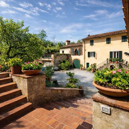 Il Palazzaccio - Natura, Piscina & Relax A * Lucca